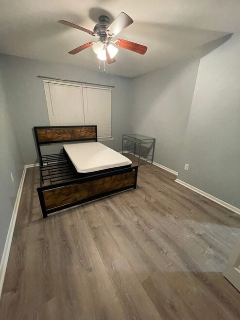 Building Photo - 155 Redwood Dr