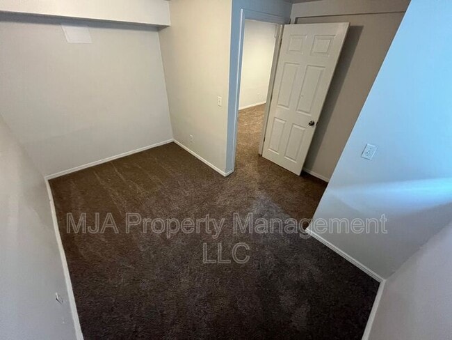 Building Photo - 6046 S 4000 W