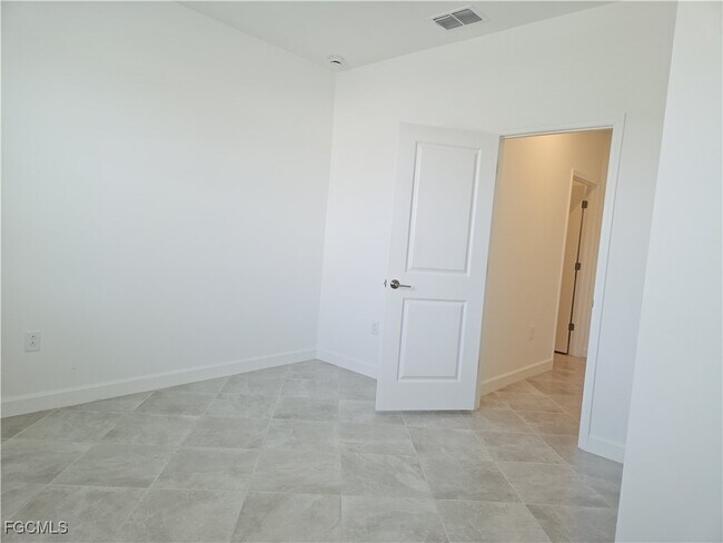 Building Photo - 20465 Copperhead Dr