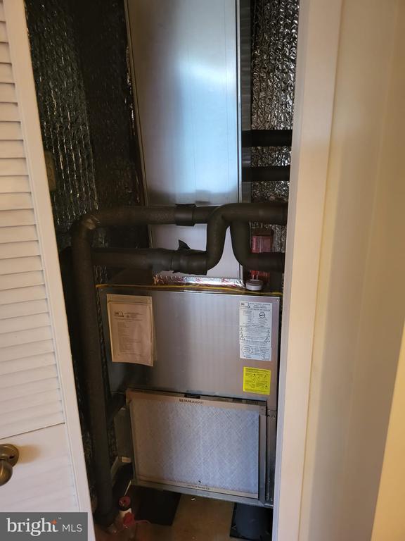 Building Photo - 19305 Club House Rd