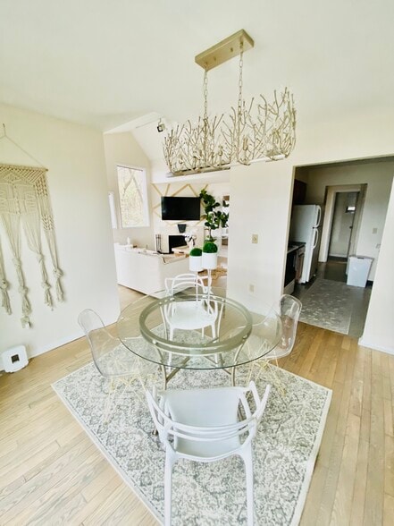 Building Photo - 2415 Maryland Ave