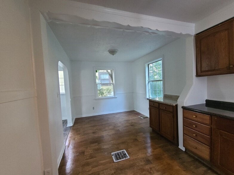 Building Photo - 1255 Genessee Ave