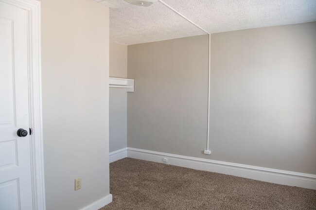 Building Photo - 307 Muench St