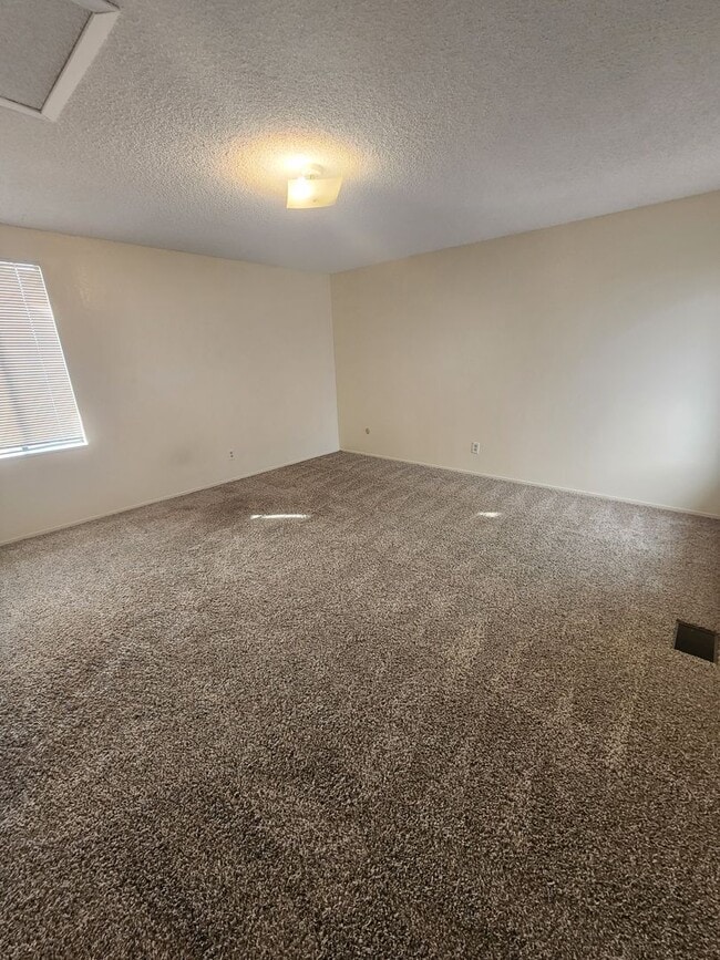 Building Photo - Comfortable 2 Bed, 2.5 Bath in Grover Beach