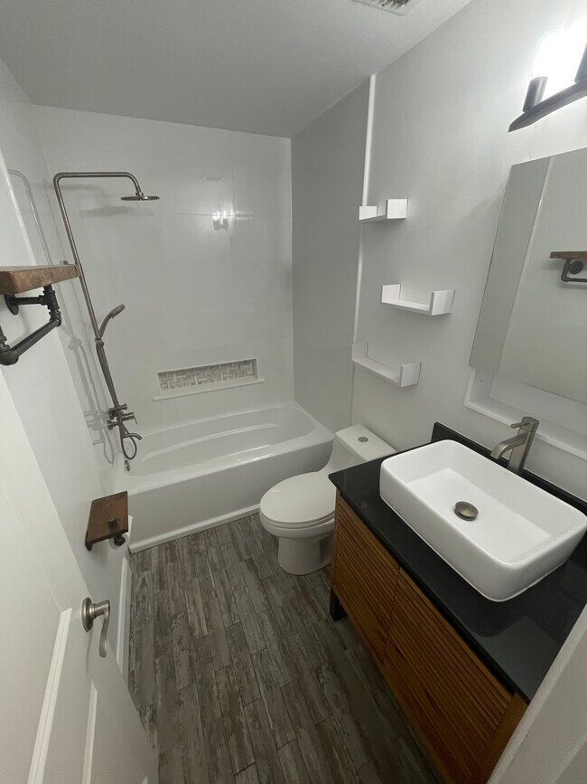 Building Photo - 13017 Northshire Trl