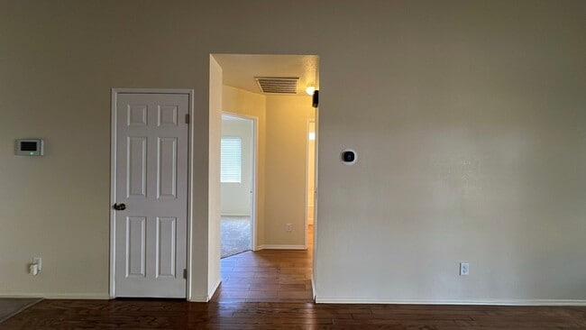 Building Photo - (APPLICATION PENDING) East Lancaster Home