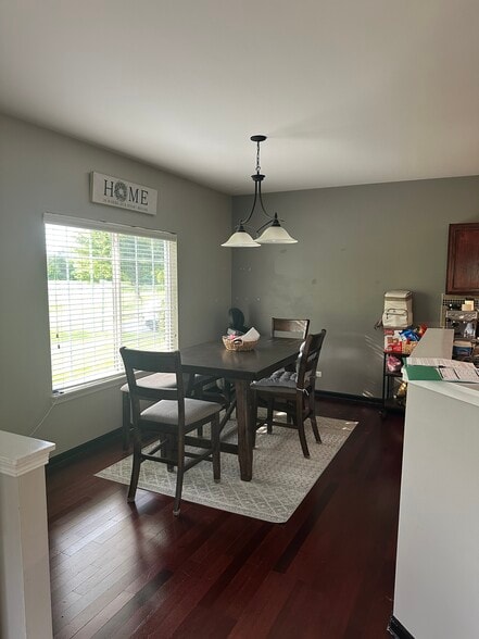 Dining Rm - 1049 Parkhill Cir