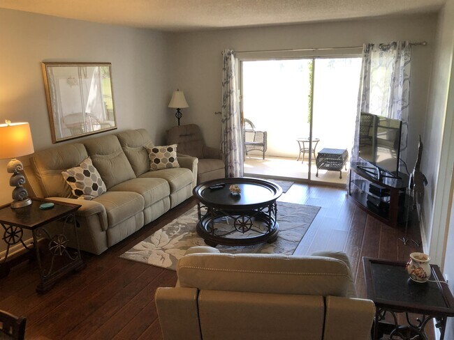 Building Photo - 1220 Myerlee Country Club Blvd