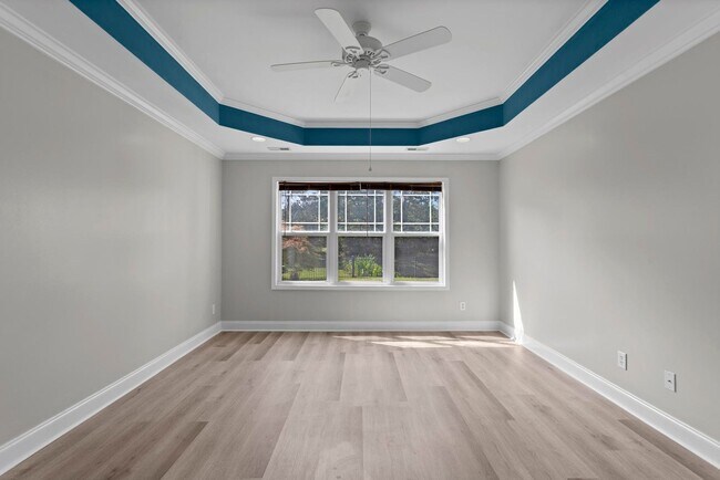 Building Photo - **MOVE IN SPECIAL** $500 off first months ...