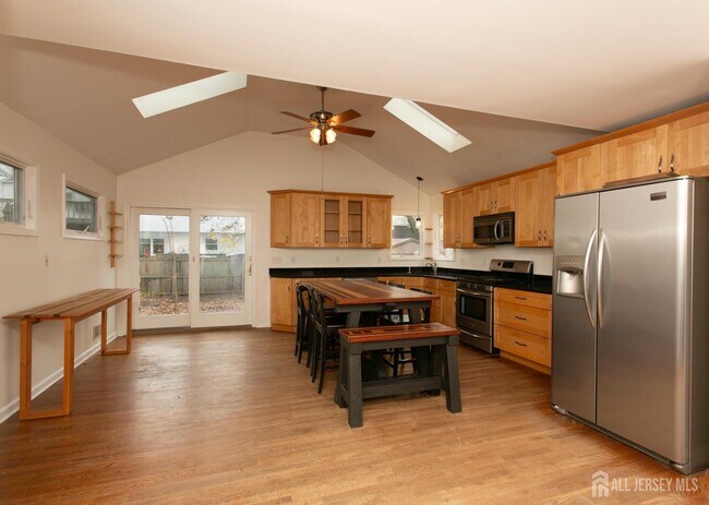 Building Photo - 78 Hazelwood Ave