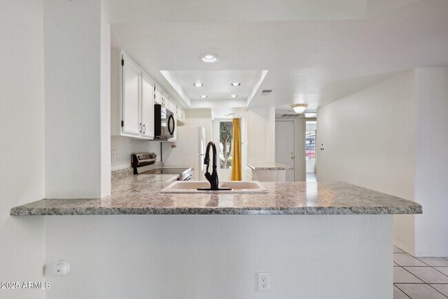 Building Photo - 205 N 74th St