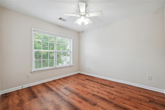 Building Photo - 916 Wendlebury Ct
