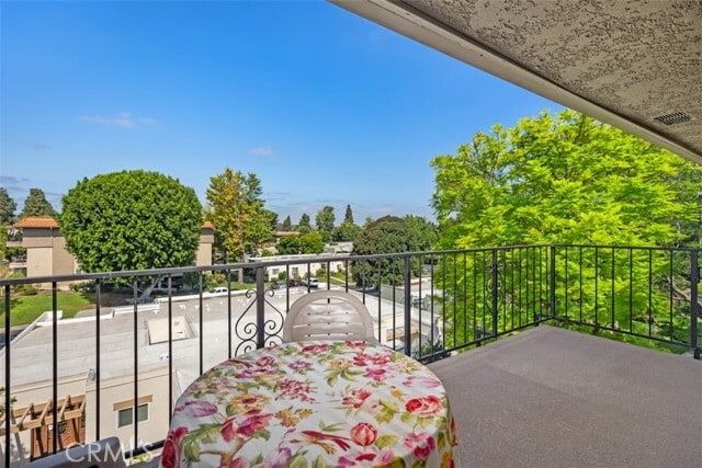 Building Photo - 2381 Via Mariposa W