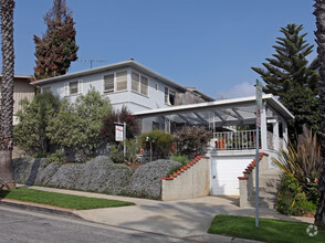 Building Photo - 1047 19th St in Santa Monica - North of Wi...