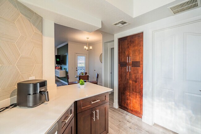 Building Photo - 2150 S 55th St