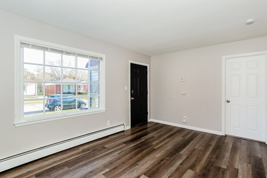 Building Photo - 24553 Flower Ave