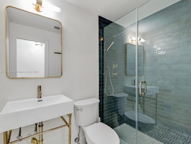 Building Photo - 1528 Drexel Ave