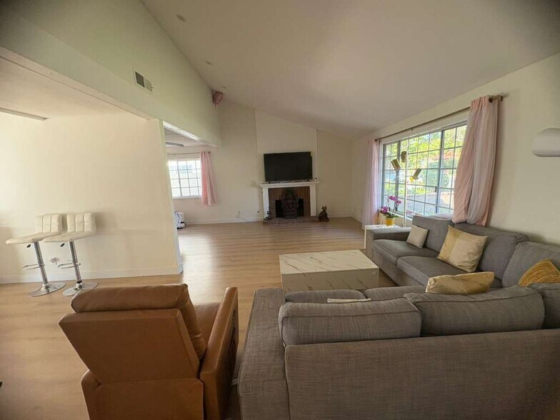 Building Photo - 2959 Texas Ave