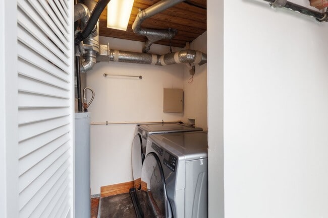 Building Photo - Industrial-Chic 2/2 Loft with Garage Near BeltLine & Downtown