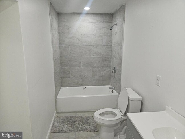 Building Photo - 509 Fairview St