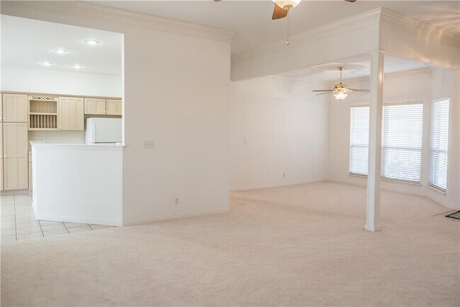 Building Photo - 8 Morganshire Dr