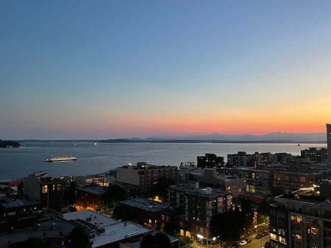 Building Photo - 2201 3rd Ave