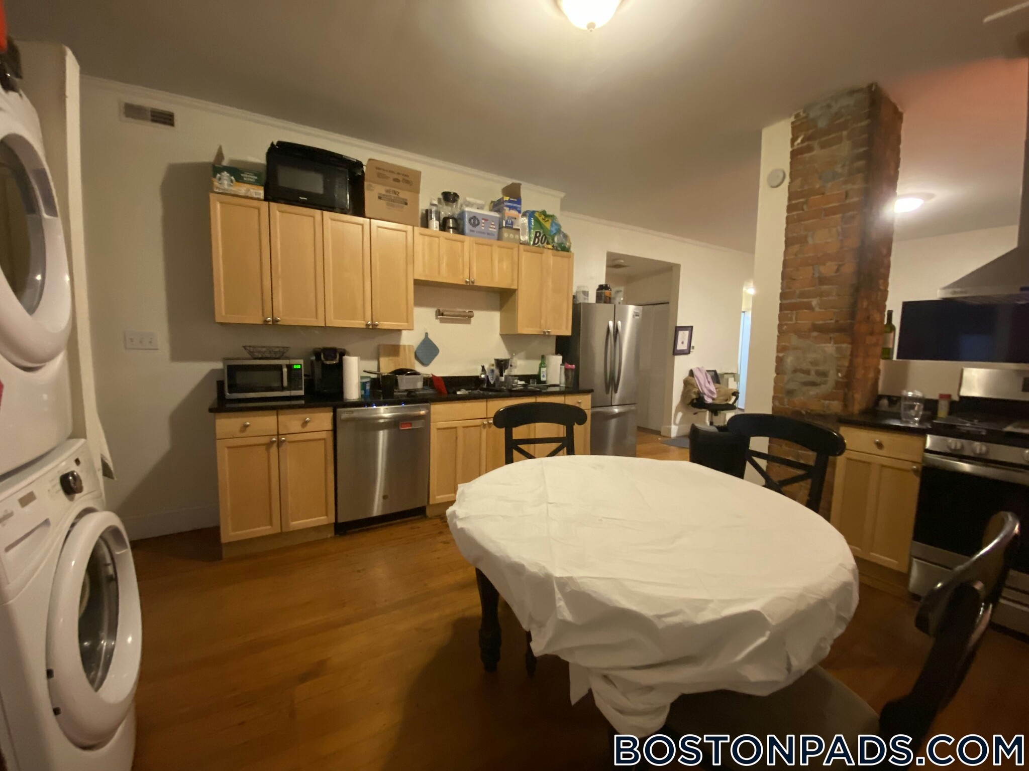 Building Photo - 18 Lawn St