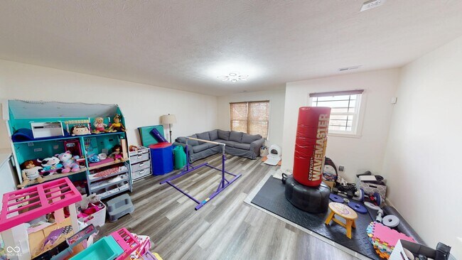 Building Photo - 6323 Burgin Dr