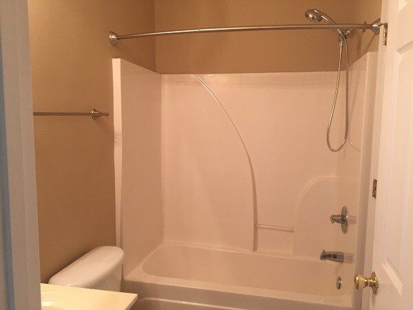 Building Photo - 2065 Silvercrest Dr