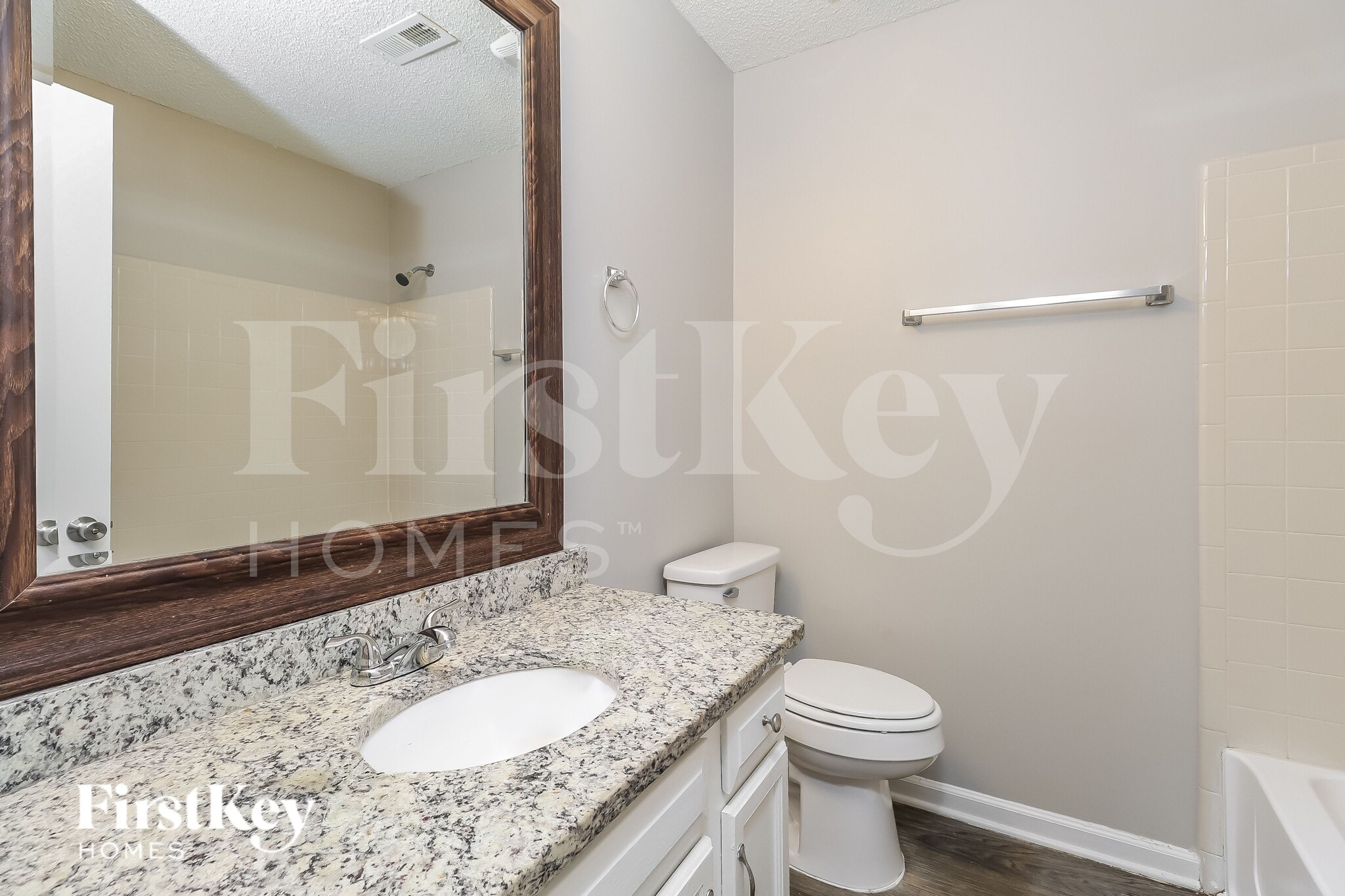 Building Photo - 5800 Old Meadow Rd