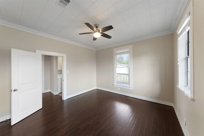 Building Photo - 309 Pecore St