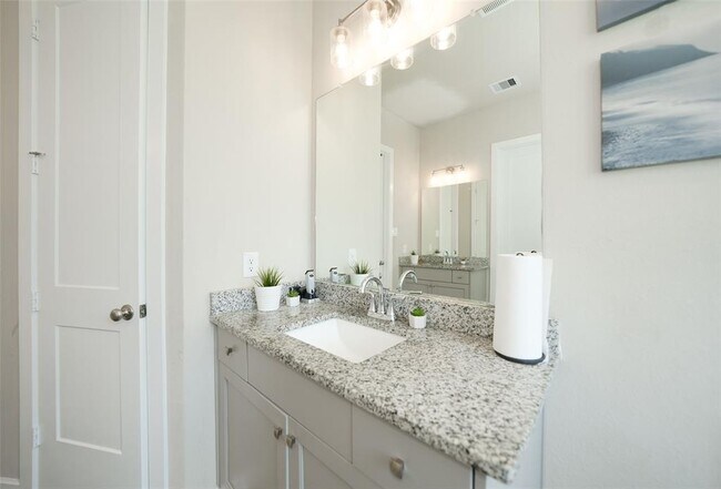 Building Photo - 7303 Kingbird Cv Ct