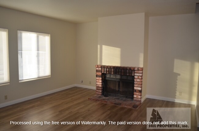 Building Photo - 502 12th St