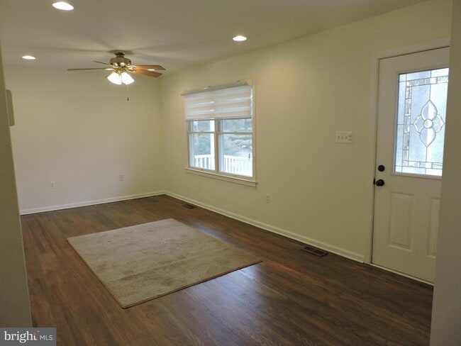 Building Photo - 115 S Bell Ave