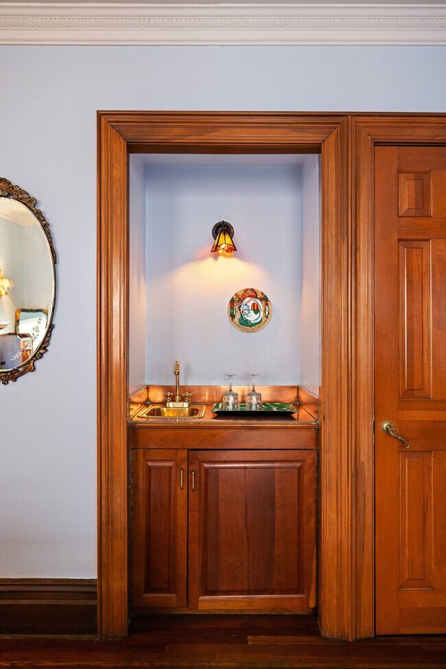 Building Photo - 56 Irving Pl