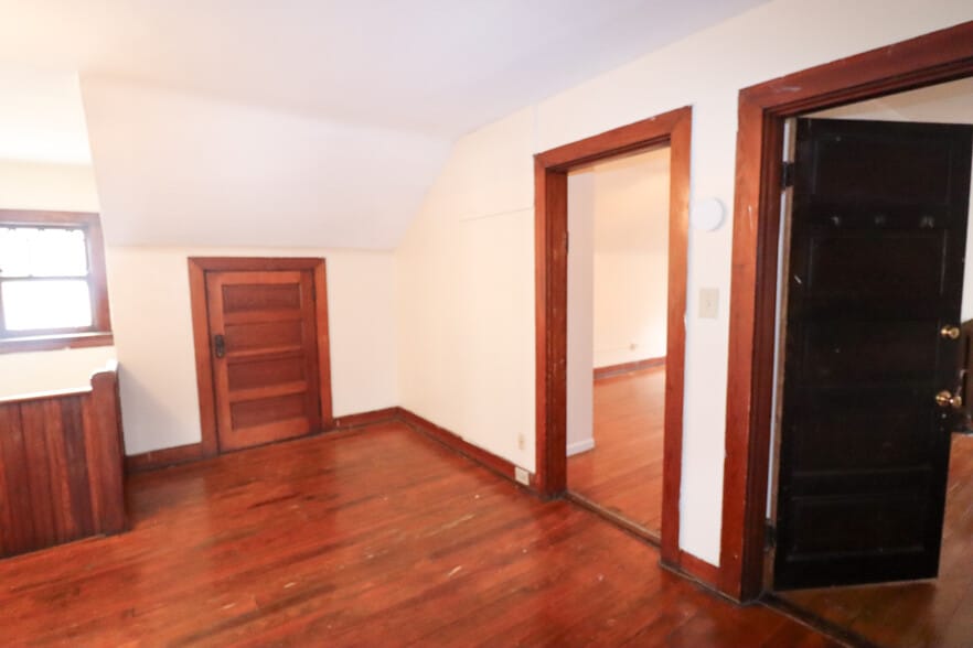 Building Photo - 2353 Ohio Ave