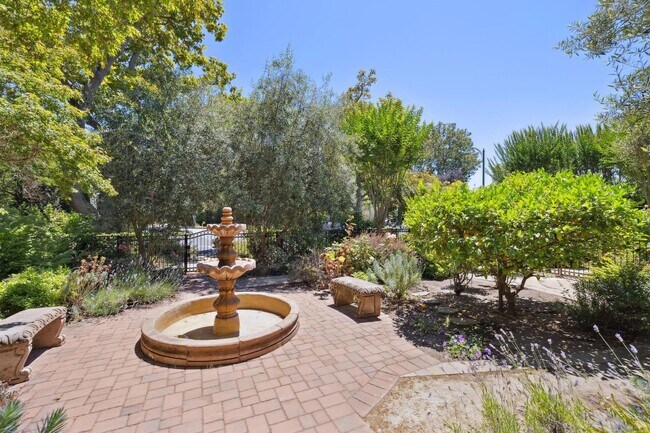 Building Photo - Mediterranean Beauty in Crescent Park – 5B...