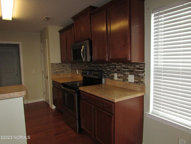 Building Photo - 4409 Southern Pine Dr SE