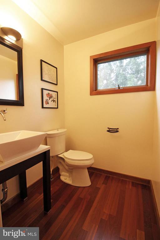 Building Photo - 6872 Melrose Dr