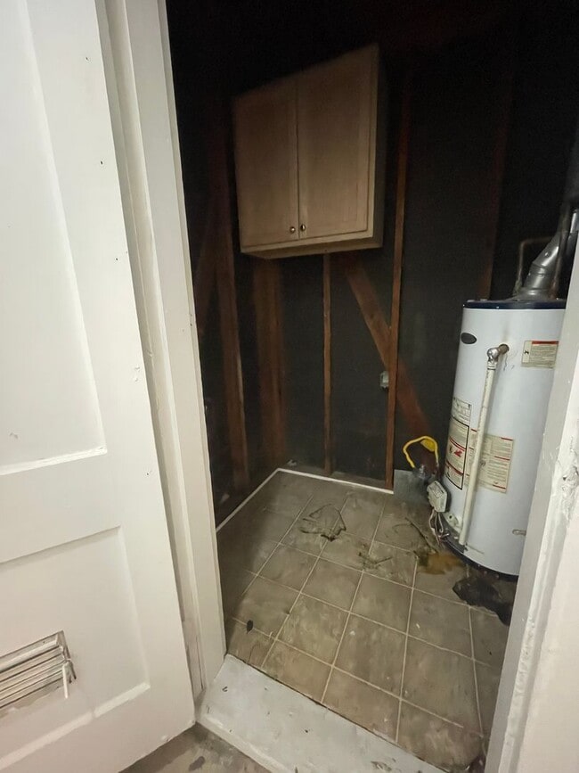 Building Photo - 514 Macon St S