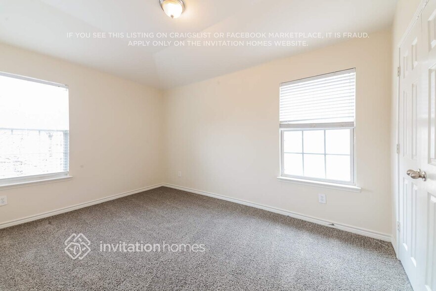 Building Photo - 6928 Wind Row Dr