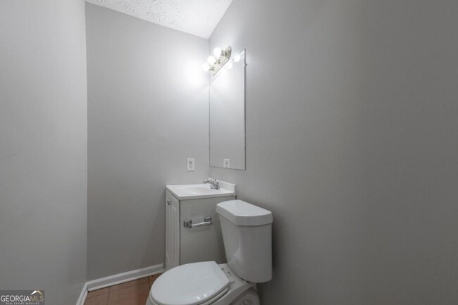 Building Photo - 614 Waynes Ct SE