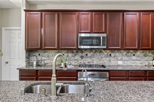 Building Photo - 18111 Williams Elm Dr