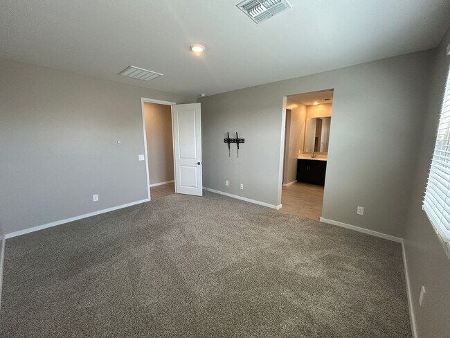 Building Photo - 17347 W Sanna St