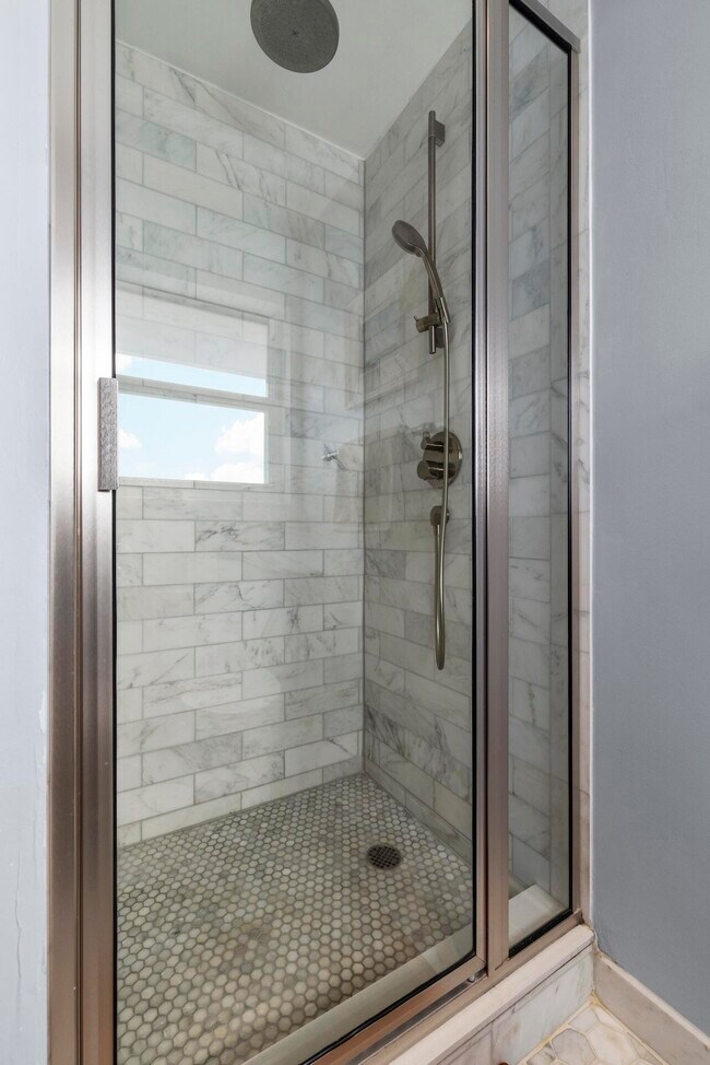 Building Photo - 6251 NE 19th Terrace