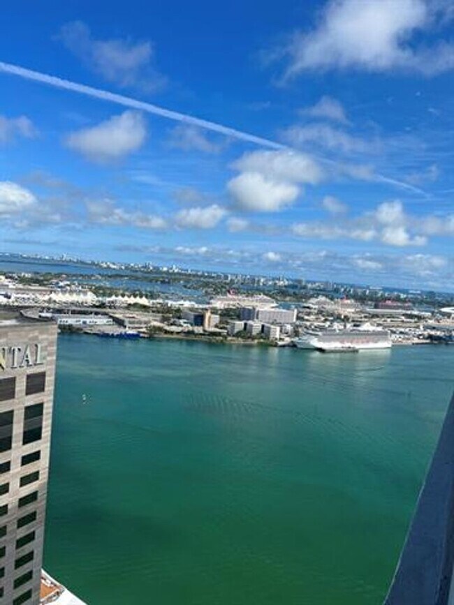 Building Photo - 335 Biscayne Blvd