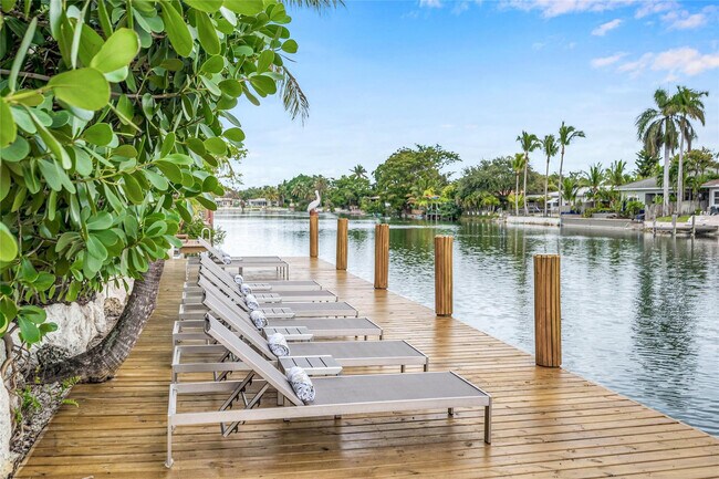 Building Photo - 1606 NE 18th Ave