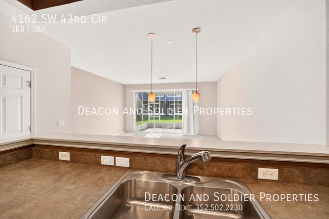 Building Photo - 4162 SW 43rd Cir