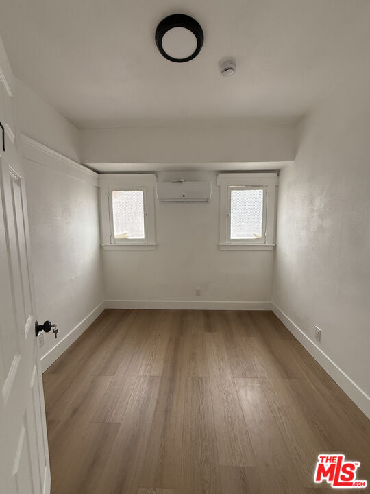 Building Photo - 4501 S Budlong Ave