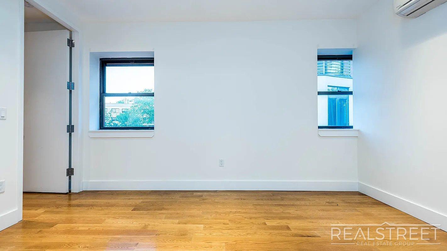 Building Photo - Ten Eyck Street